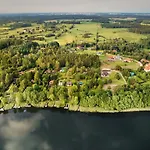 Pod Swierkiem Naterki